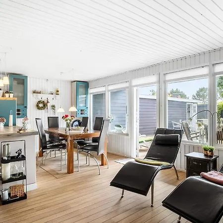 3 Bedroom Lovely In Дом отдыха *